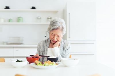 入れ歯のお悩みがある方は芦屋のBio Dental Clinic ASHIYAまでご相談ください